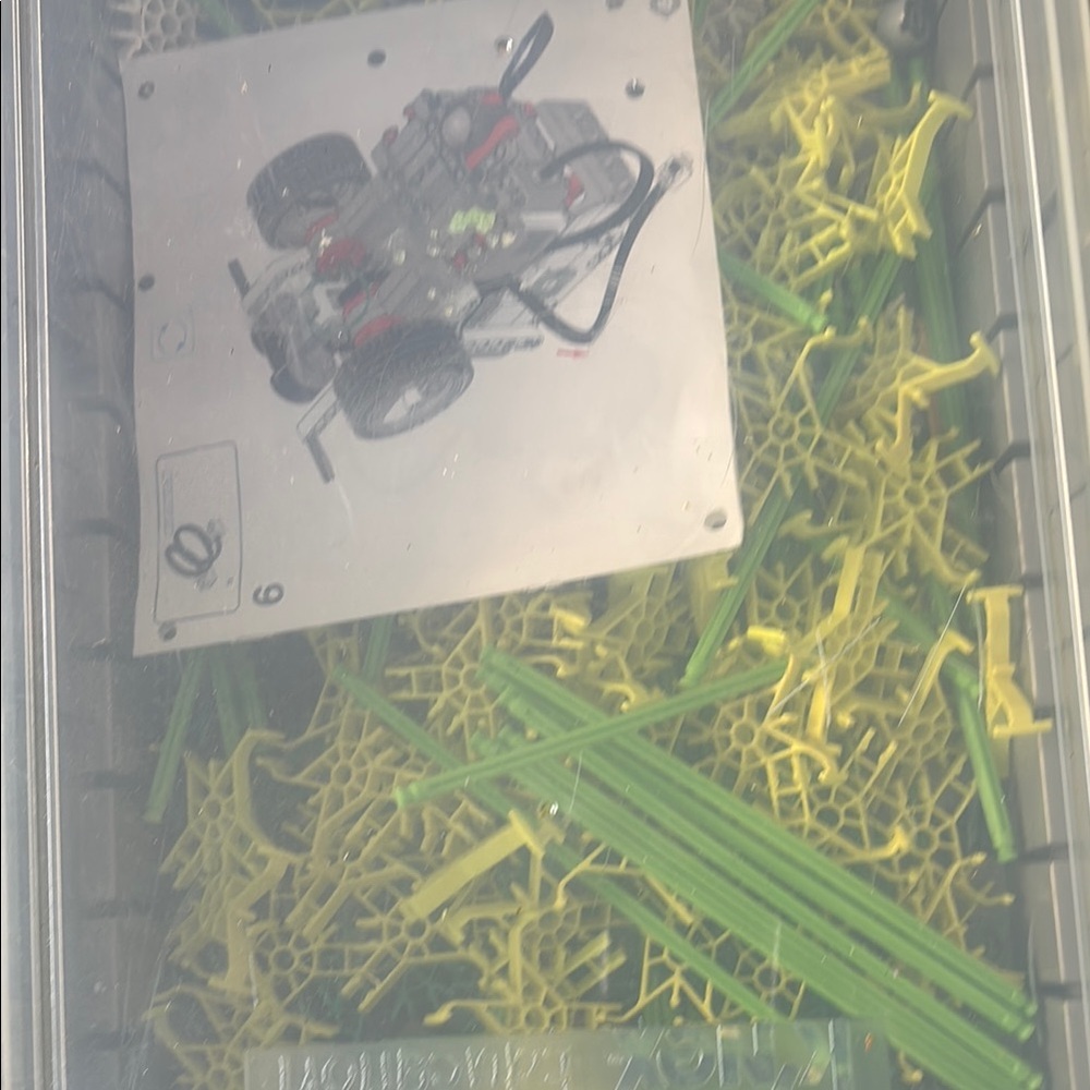 Joe B Building Set with Green and Yellow Pieces